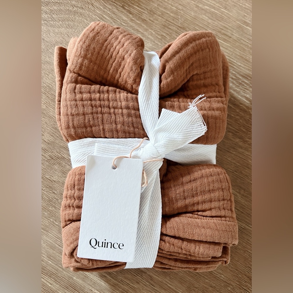 Quince Organic Airy Gauze Napkins - Picture 4 of 7